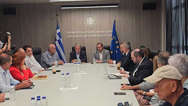 Σύσκεψη του Περιφερειάρχη Γιώργου Αμανατίδη με τον αναπληρωτή υπουργό Υποδομών και Μεταφορών Γιώργο Κώτσηρα και φορείς του μεταφορικού κλάδου