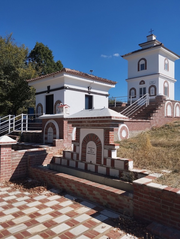 Τα όμορφα εξωκλήσια της Γαλατινής