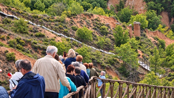 Ο Δήμος Σερβίων υποδέχθηκε μέλη των ΚΑΠΗ του Δήμου Κορδελιού–Ευόσμου
