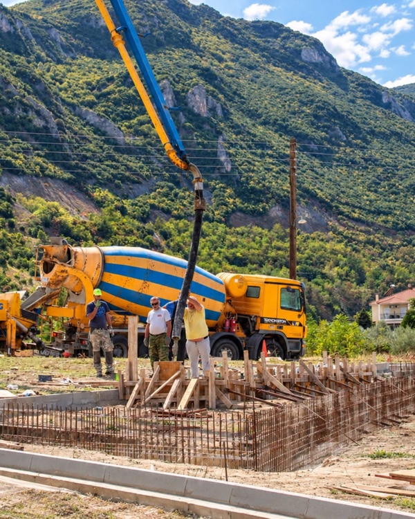 Ο νέος χώρος πρασίνου στην είσοδο των Σερβίων παίρνει μορφή