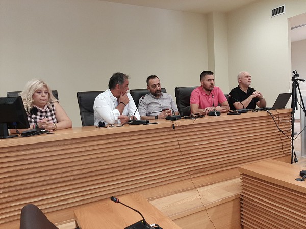 Ο Δήμος Κοζάνης δίπλα στις σχολικές καθαρίστριες