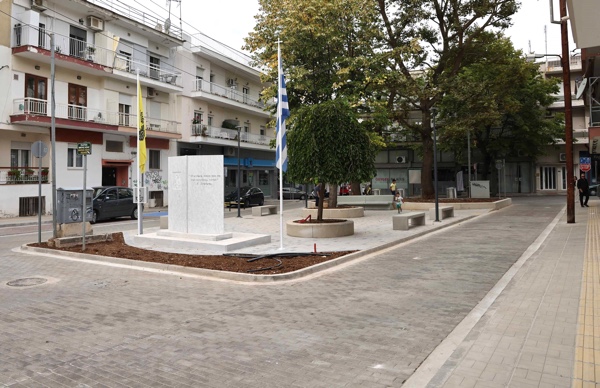 Δήμος Κοζάνης: Παραδόθηκε στους πολίτες η νέα πλατεία Μικράς Ασίας μετά και την ανάπλασή της