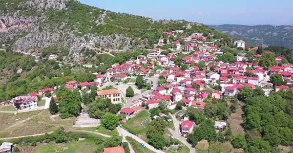 Ανακαλύπτοντας το Σπήλαιο των Γρεβενών: via ferrata, φαράγγι και πέτρινα γεφύρια