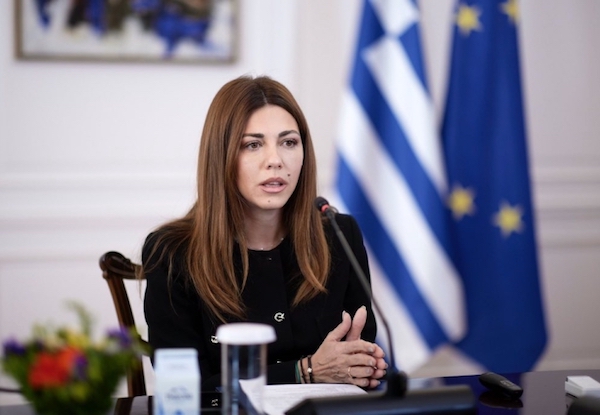 Ζαχαράκη για τον θάνατο της μαθήτριας στην Κοζάνη: “Με βαθιά θλίψη αποχαιρετούμε ένα νέο παιδί”