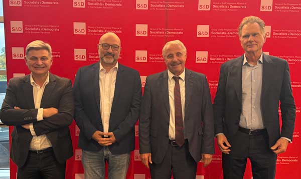 Ευρωβουλευτές ΠΑΣΟΚ προς Κομισιόν: Τα data centers «διψούν» για νερό και «καίνε» ρεύμα. Ποιος θα πληρώσει τον λογαριασμό;
