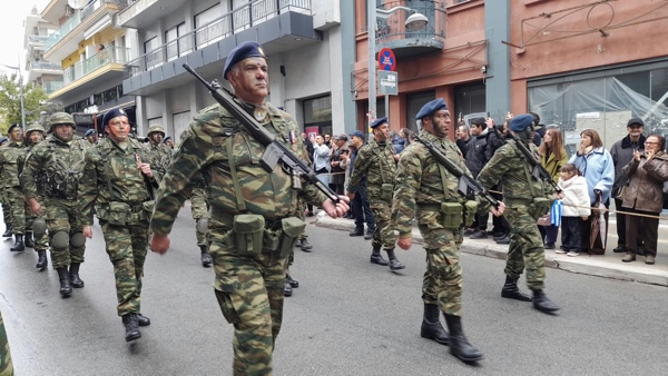 Η συμμετοχή του στρατού στην παρέλαση της 28ης Οκτωβρίου στην Κοζάνη