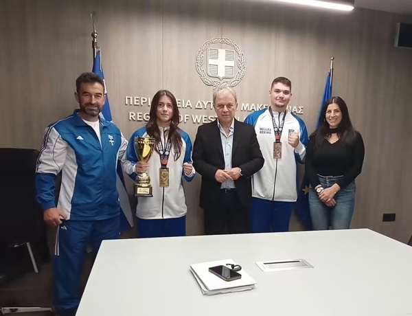 Ο Γιώργος Αμανατίδης υποδέχθηκε τους διακριθέντες στο Πανευρωπαϊκό Πυγμαχίας U17, Δήμητρα Καρπόζηλου και Στέφανο Αθανασίου