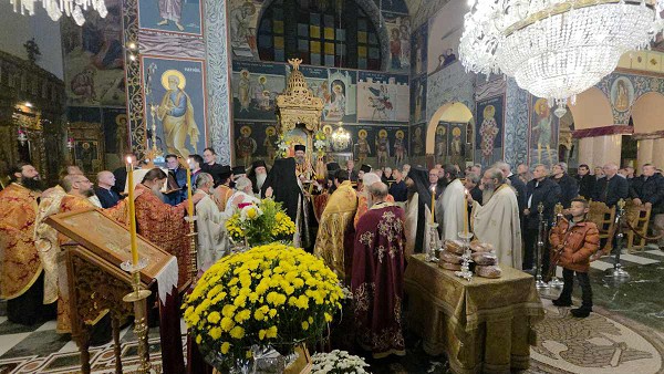 Πολυαρχιερατικός εσπερινός στον Ιερό Μητροπολιτικό Ναό Αγίου Δημητρίου Σιάτιστας